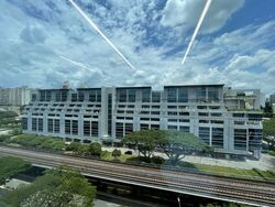 Commonwealth MRT (D3), Factory #453207451